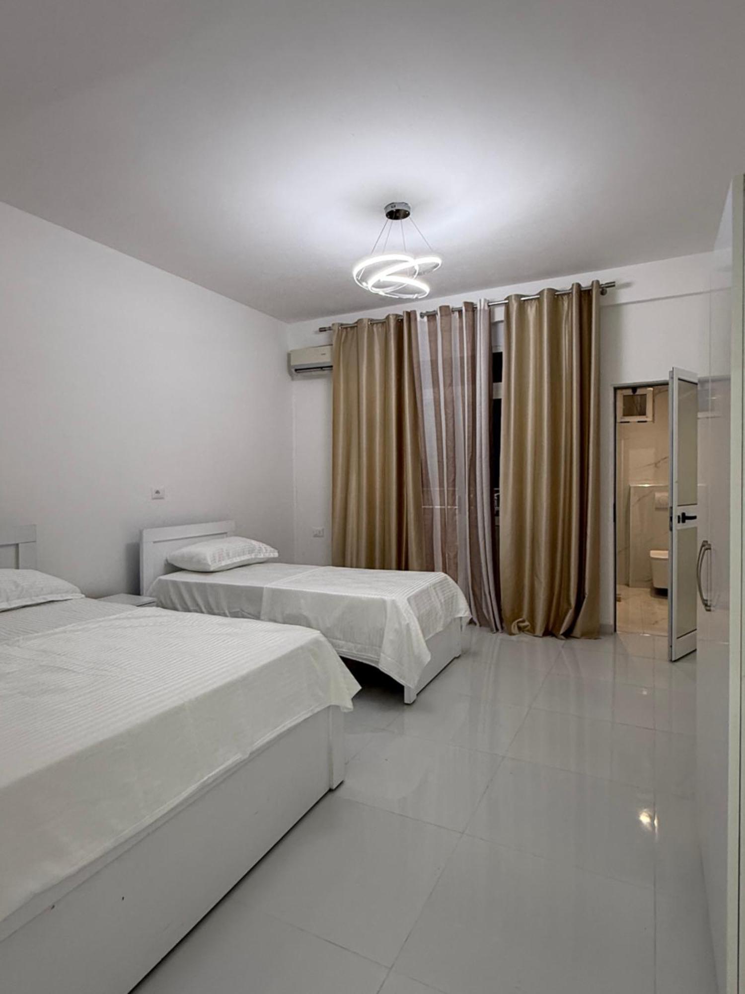 Elio'S Room Durrës Exterior foto